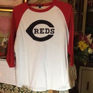 Reds Logo Baseball Tee in Red and White